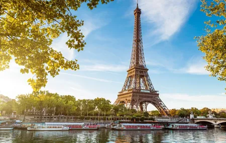 Paris Tour via Eurostar, with Seine Cruise and Travelcard