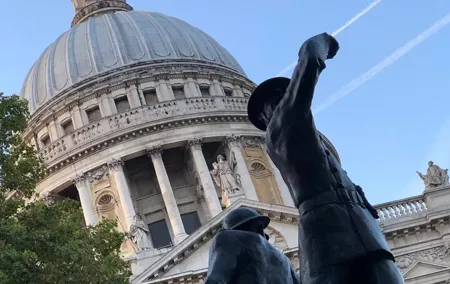 HMS Belfast and Wartime Walking Tour in London Blitz