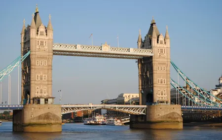 Private Tour: Chauffeur-Driven Tour of London
