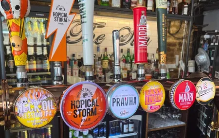 Historic Pub Walking Tour of London