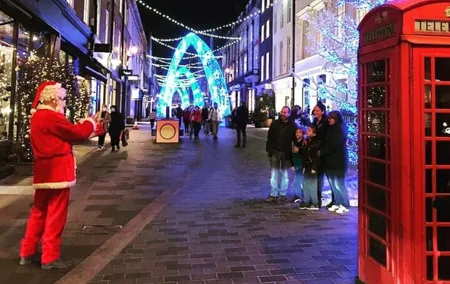 London Private Christmas Lights Taxi Tour with Pick Up