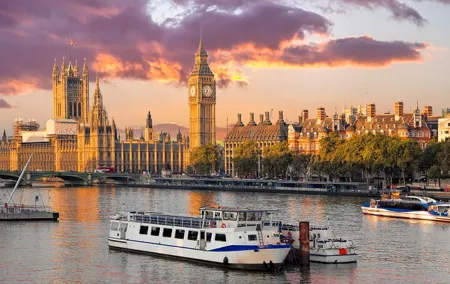 Sightseeing Cruise On River Thames