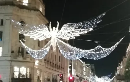 London Private Christmas Lights Walking Tour with Local Guide