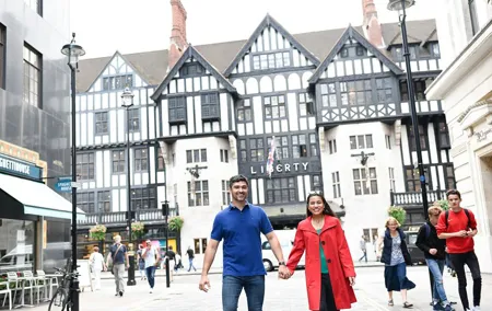 Private London Shopping Tour with a Local Guide Tailored to Your Interests