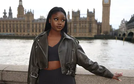 60-Minute Private Photoshoot Tour near Bigben and London Eye