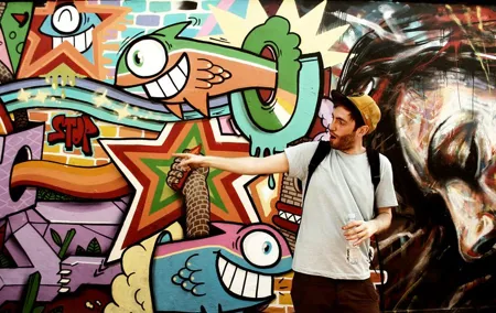 Street Art Tour and Spray Painting Workshop in London