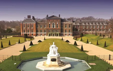 Visit Kensington Palace & Private Westminster Tour