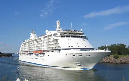 Arrival, Departure or Round Trip Private Transfer: Central London to Southampton Cruise Port