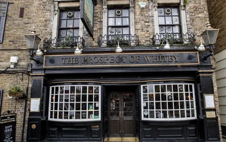 Historic Pub Crawl in Wapping