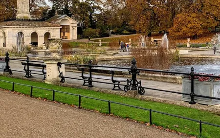 Hyde Park and Kensington Gardens: A Self-Guided Audio Tour