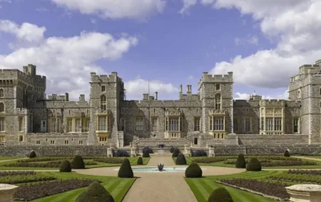 From London: Windsor Castle Full Day Guided Tour By Train