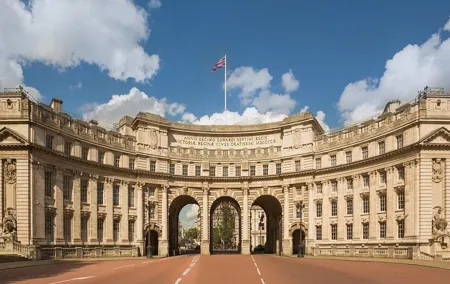 London's 30+ Iconic Sights In a Day Tour