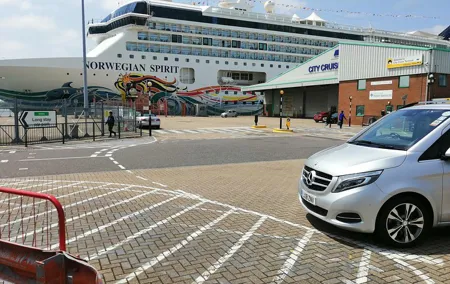 Southampton Cruise Term/ Hotel to London with Stopovers at Stonehenge & Windsor