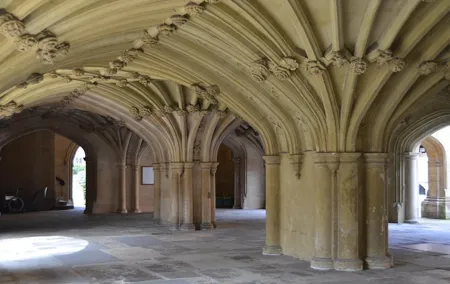 Private Tour: Traditional Black Cab Tour of London's Hidden Treasures