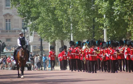 Layover Tour of London from LHR Executive Luxurious Vehicle Private Tour 6 hour