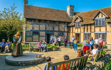Private Tour to Stratford-Upon-Avon and The Cotswolds