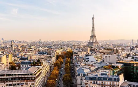 Paris Explorer Rail Tour from London with Paris Sightseeing Bus