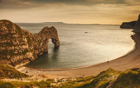 3-Day Stonehenge*, Glastonbury, Bath & the South West Coast Tour from London