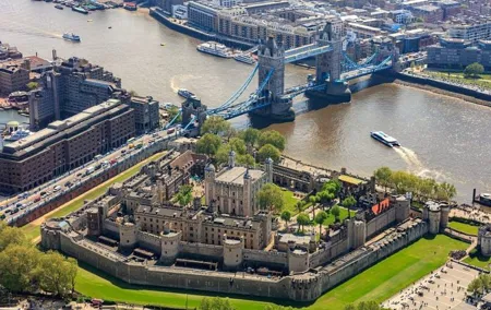 South Bank (London Bridge) Walking Tour & Enter The Tower of London