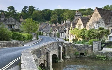 Cotswolds and warwick Castle Independent Full Day Private Tour