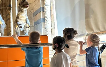 London Natural History Museum with Dinosaurs Gallery Private Tour for Kids