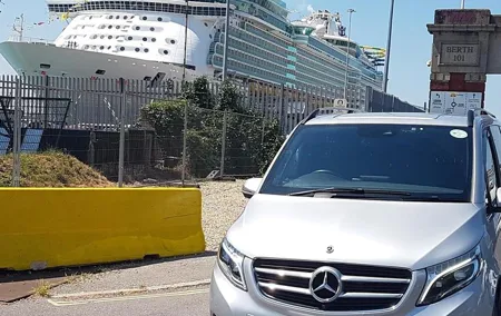 London to Southampton Cruise Terminal/Hotel with Stopover at Stonehenge