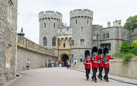 Private Tour to Stonehenge and Windsor Castle