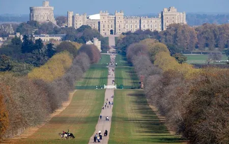 Windsor, Oxford and Stonehenge Private Tour with Tickets