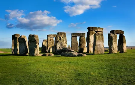 Day Tour to Windsor Castle and Stonehenge By Private Executive Car
