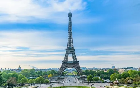 Paris by Rail - Sightseeing Bus and Eiffel Tower Champagne Lunch