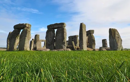 Expert Archaeologist - Private Stonehenge, Bath and Avebury Tour