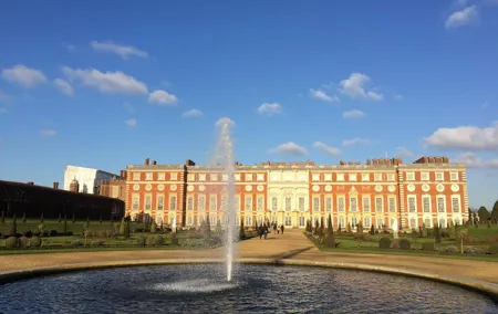 Private Full Day tour of Windsor castle and Hampton court palace from London