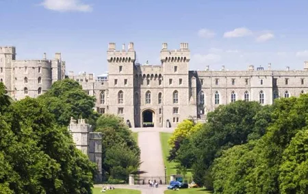Windsor Castle, Stonehenge and Bath Tour Private