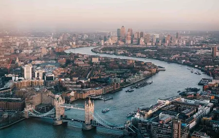 London Walks - 12 Self-Guided Audio Walking Tours