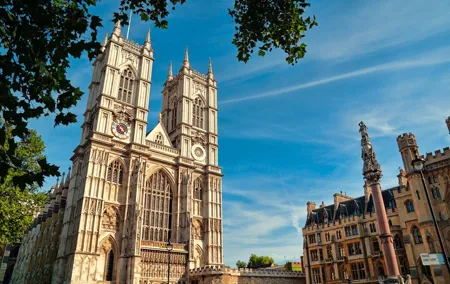 Royal London Tour with Afternoon Tea at The Rubens at the Palace