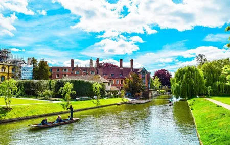 Cambridge Day Trip from London with a Local: Private & Personalized