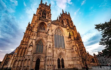 York Day Rail Tour from London Including Hop-on Hop-off Tour