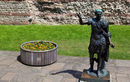 Roman & Medieval London: Private Half-Day Tour in a Black Cab