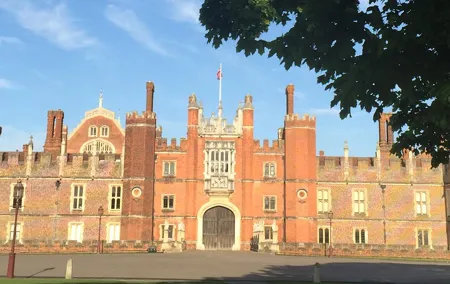 Hampton Court Palace Grounds Bike Tour