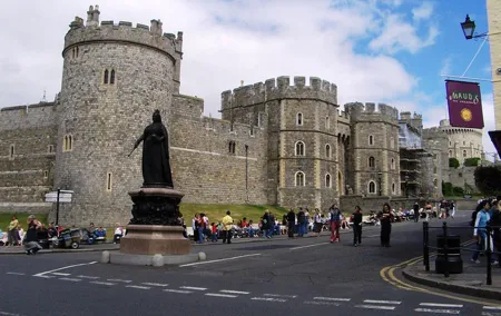 Layover Windsor Tour from LHR: Executive Luxurious Vehicle Private Tour