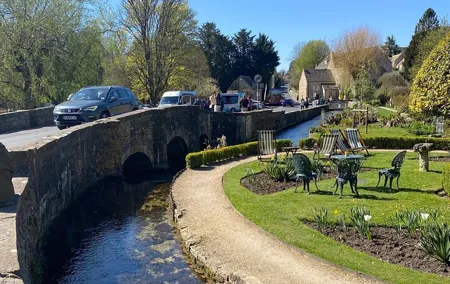 The Cotswolds Private Black Cab Tour with Hotel Pick up