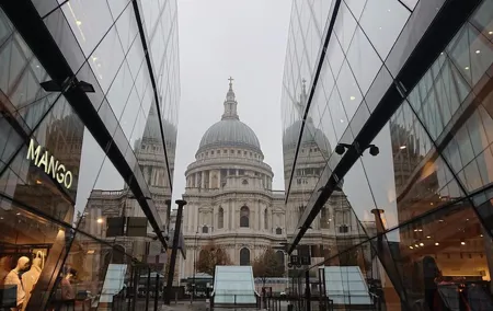 Essential London: Must-Sees and Hidden Gems (Private Tour)