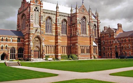 Private full day tour to Oxford and Cambridge from London with Hotel Pick Up