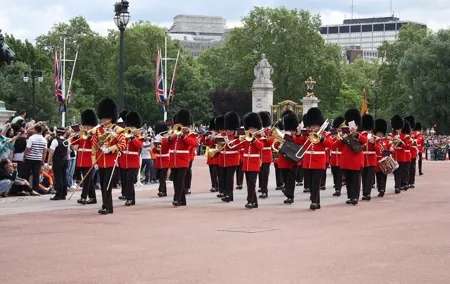Full Day London Tour with Chauffeur: Includes Entry to Landmarks