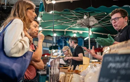 Private Tour : Eat British Foods & See Thirty Top Sights