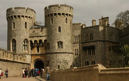 Layover Windsor Private Tour from LHR Including Passes