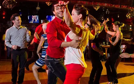 London Salsa Lovers Dance Experience