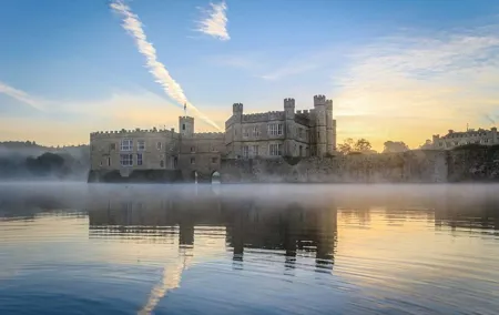 Leeds Castle, Canterbury Christmas Market, Dover & Greenwich on Christmas Eve