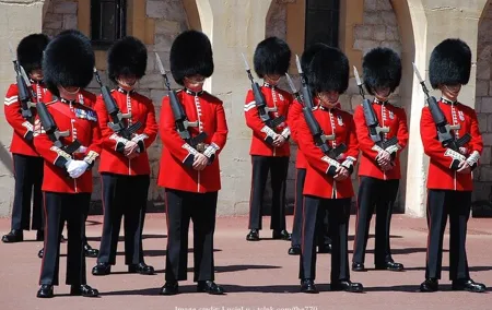 Royal London: Private Half-Day Tour with Horse Guards Parade