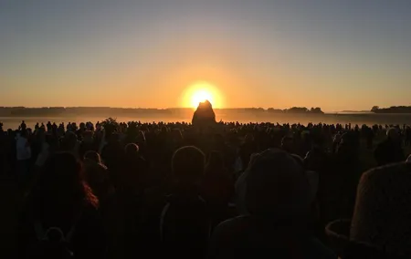 Stonehenge Summer Solstice Sunrise Shuttle by Coach from London